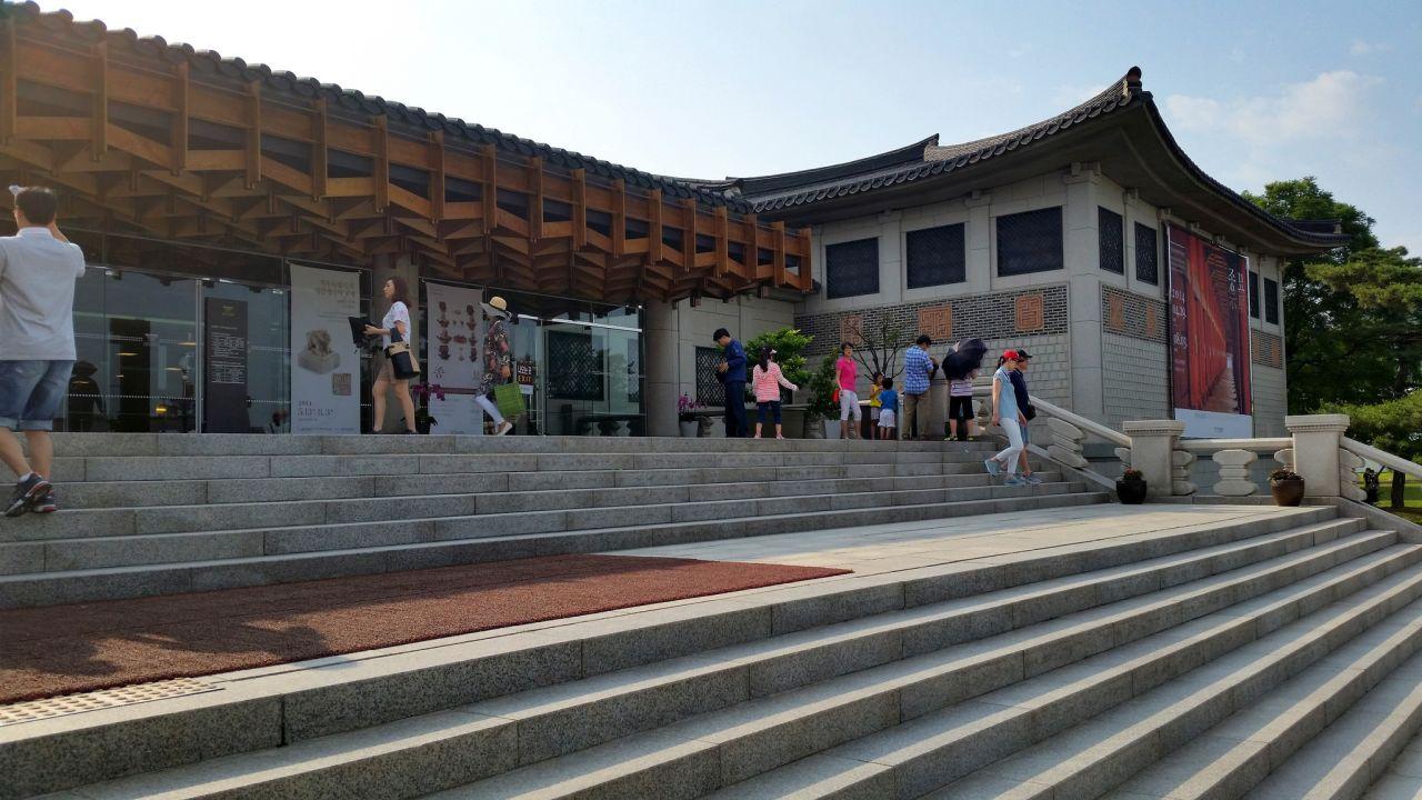 Discover ancient Chinese imperial artifacts at the National Palace Museum.