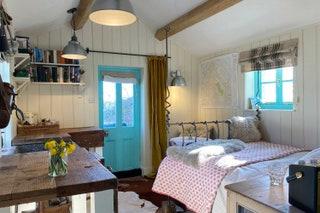 At 1200ft this is thought to be the highest BB in the UK. And it truly is in the clouds wake up to otherworldly cirrus...